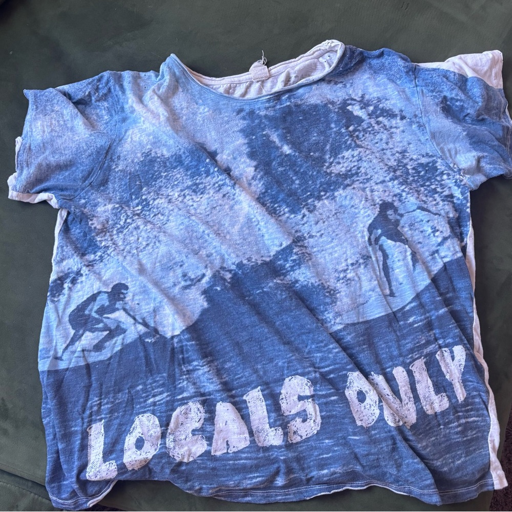 Magnolia Pearl Blue Graphic Tee